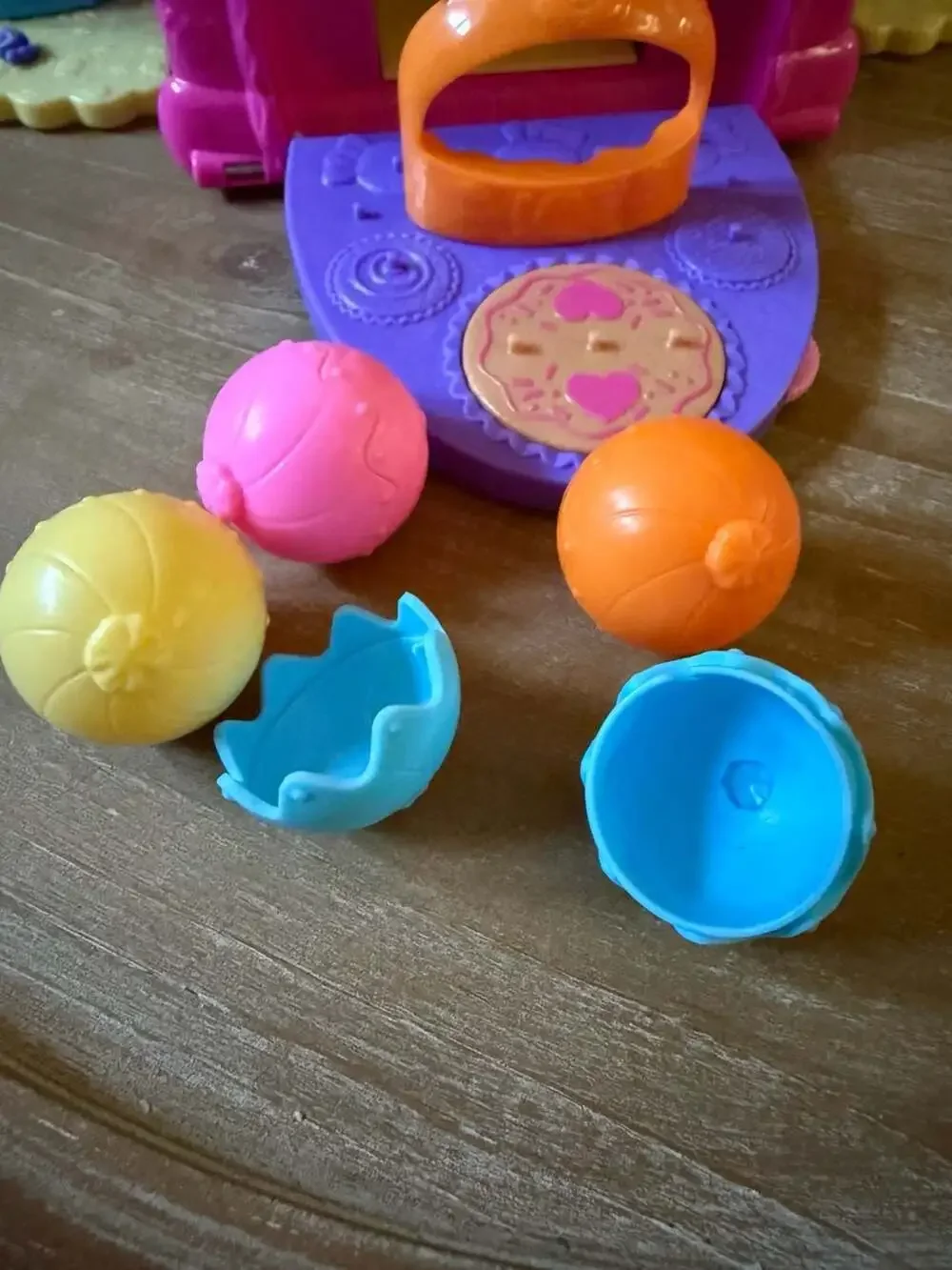 Polly Pocket Gumball Bear 12